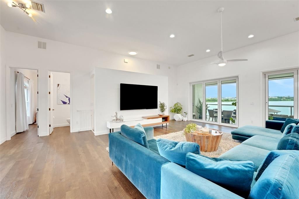 待售: $1,500,000 (5 贝兹, 4 浴室, 4281 平方英尺)