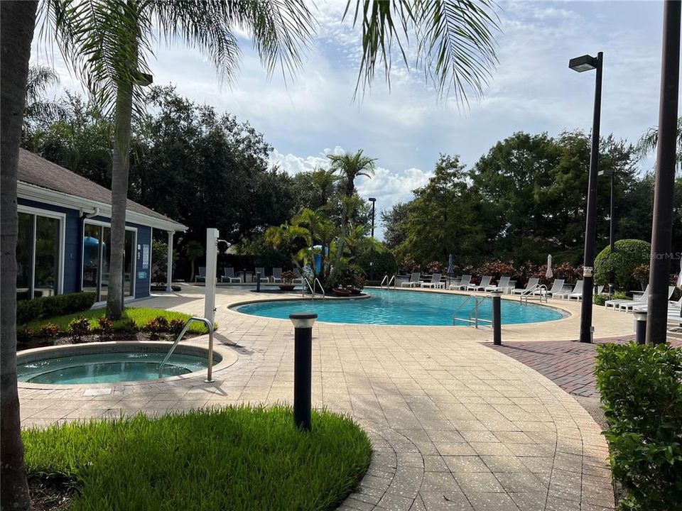 合同活跃: $319,000 (4 贝兹, 3 浴室, 1694 平方英尺)