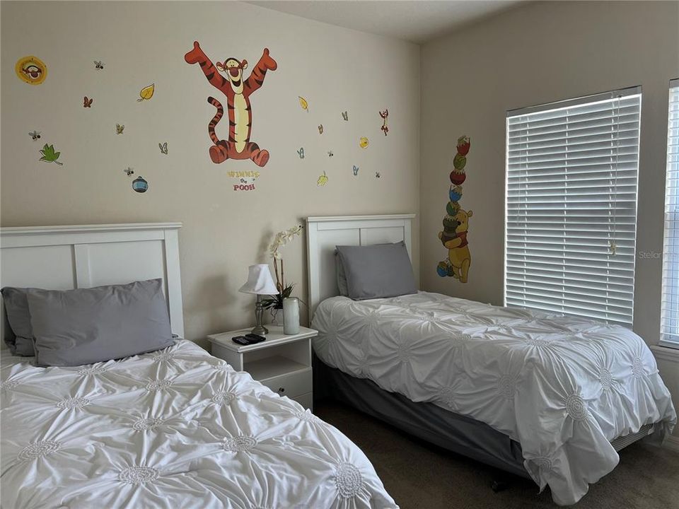 合同活跃: $319,000 (4 贝兹, 3 浴室, 1694 平方英尺)