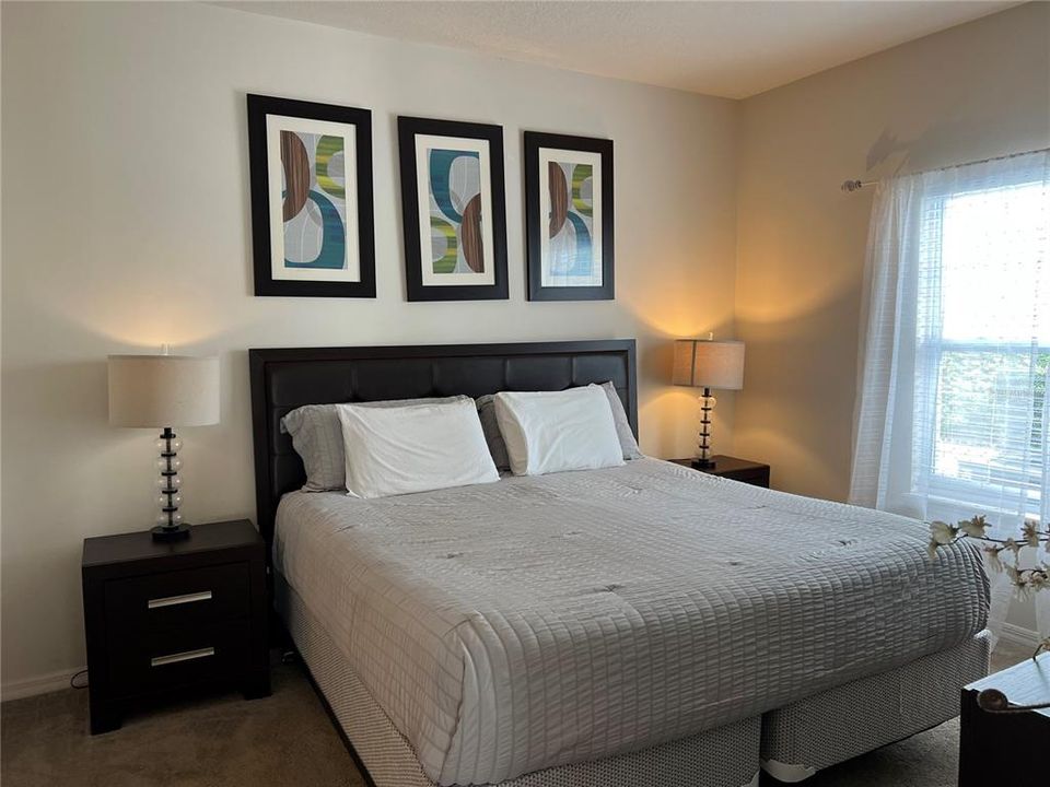 合同活跃: $319,000 (4 贝兹, 3 浴室, 1694 平方英尺)