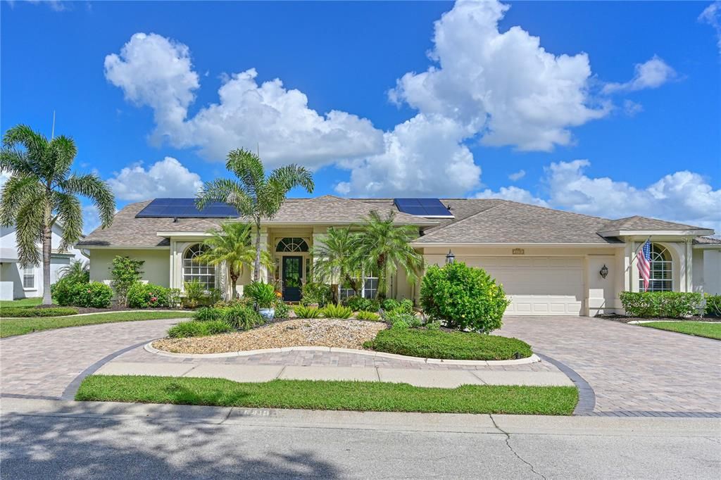 En Venta: $799,000 (3 camas, 3 baños, 2667 Pies cuadrados)