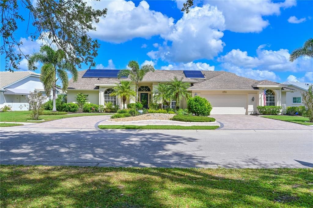 En Venta: $799,000 (3 camas, 3 baños, 2667 Pies cuadrados)