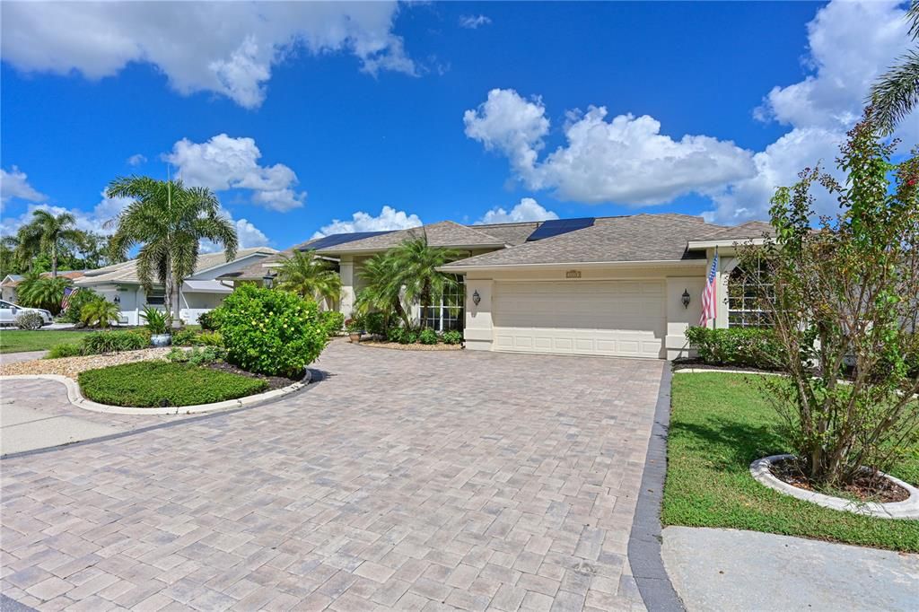 En Venta: $799,000 (3 camas, 3 baños, 2667 Pies cuadrados)