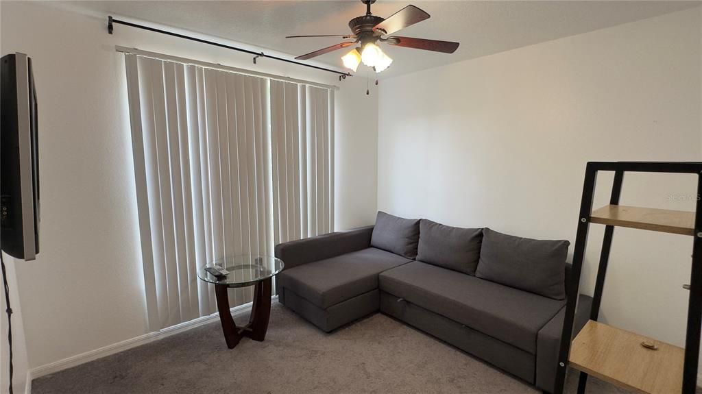 合同活跃: $1,900 (3 贝兹, 2 浴室, 1512 平方英尺)