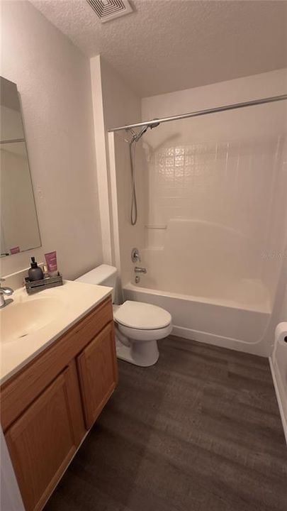 合同活跃: $1,900 (3 贝兹, 2 浴室, 1512 平方英尺)