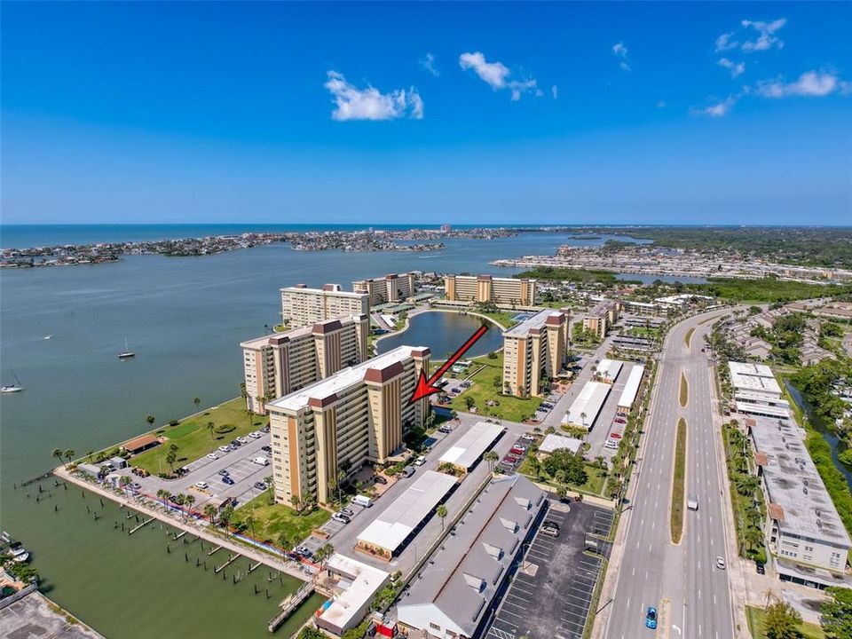 For Sale: $199,900 (1 beds, 1 baths, 860 Square Feet)