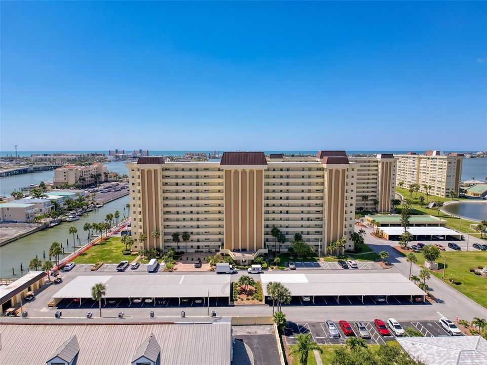 For Sale: $199,900 (1 beds, 1 baths, 860 Square Feet)