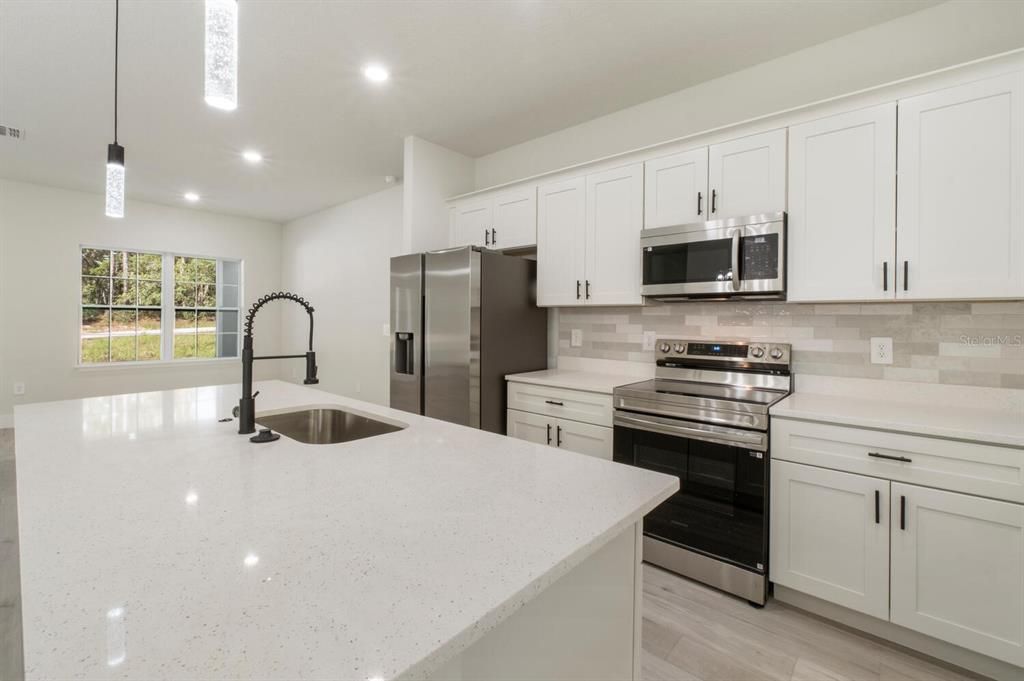 В аренду: $1,850 (3 спален, 2 ванн, 1529 Квадратных фут)