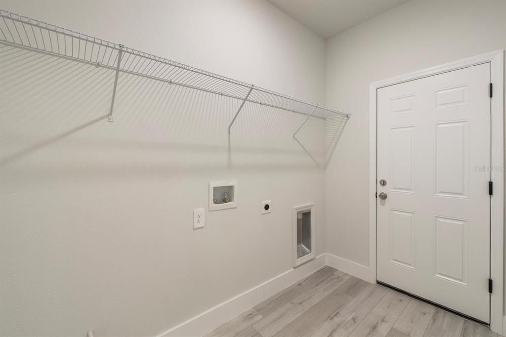 В аренду: $1,850 (3 спален, 2 ванн, 1529 Квадратных фут)