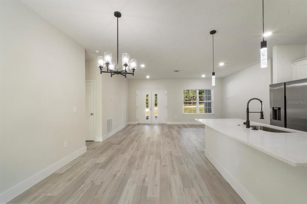 В аренду: $1,850 (3 спален, 2 ванн, 1529 Квадратных фут)