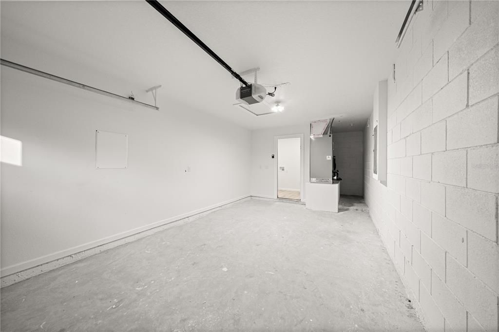 For Rent: $1,900 (3 beds, 2 baths, 1157 Square Feet)