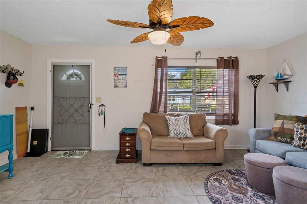 В аренду: $1,450 (1 спален, 1 ванн, 923 Квадратных фут)