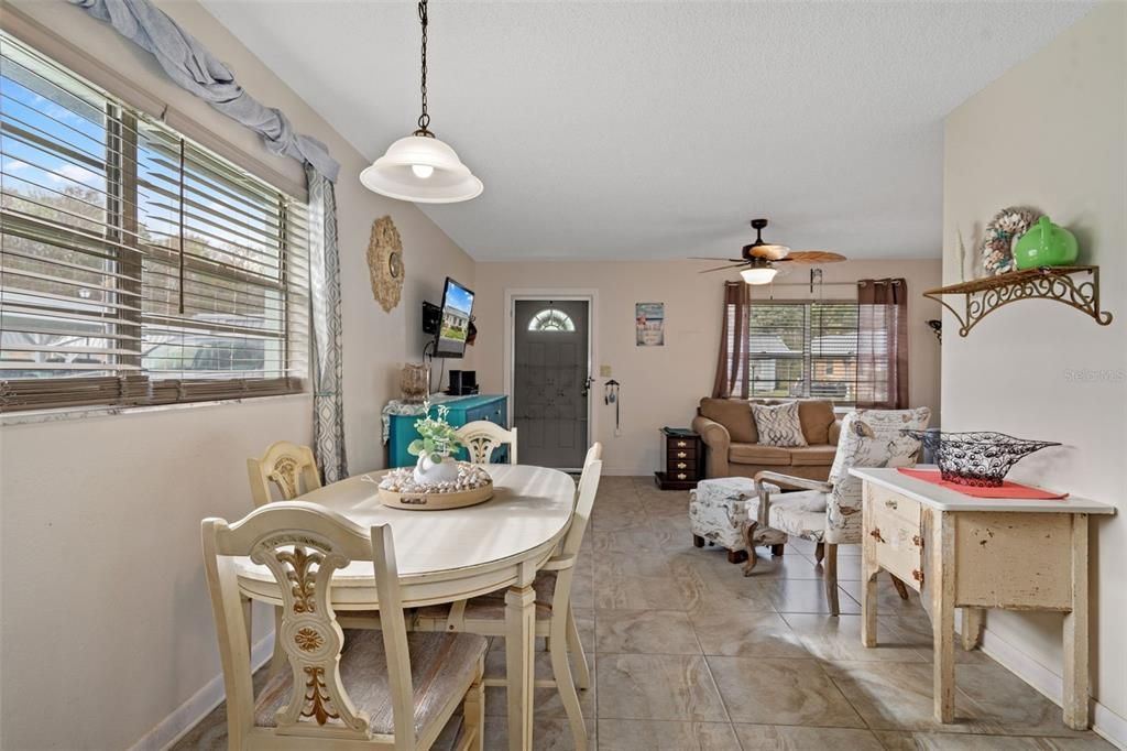 В аренду: $1,450 (1 спален, 1 ванн, 923 Квадратных фут)