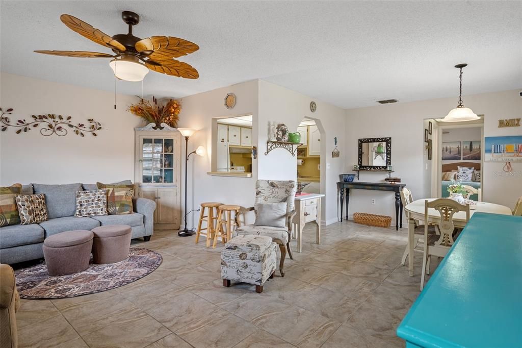 В аренду: $1,450 (1 спален, 1 ванн, 923 Квадратных фут)