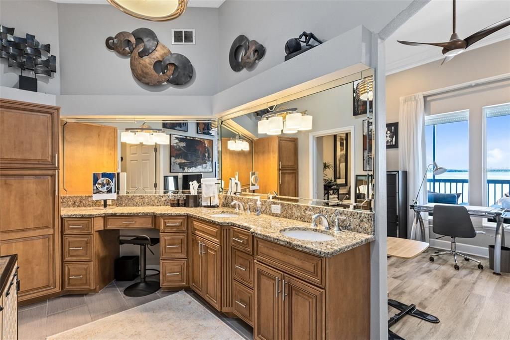 En Venta: $1,700,000 (4 camas, 4 baños, 3482 Pies cuadrados)