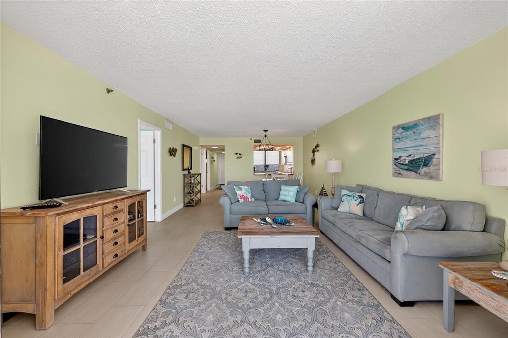 На продажу: $649,900 (2 спален, 2 ванн, 1165 Квадратных фут)