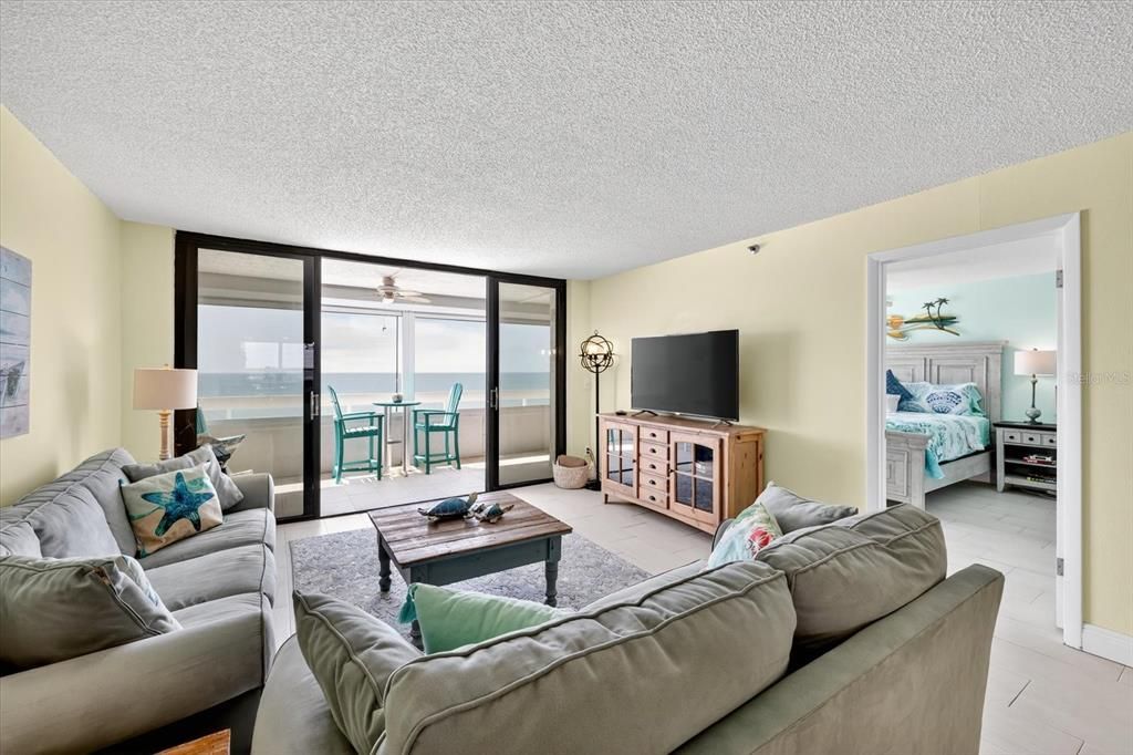 На продажу: $649,900 (2 спален, 2 ванн, 1165 Квадратных фут)