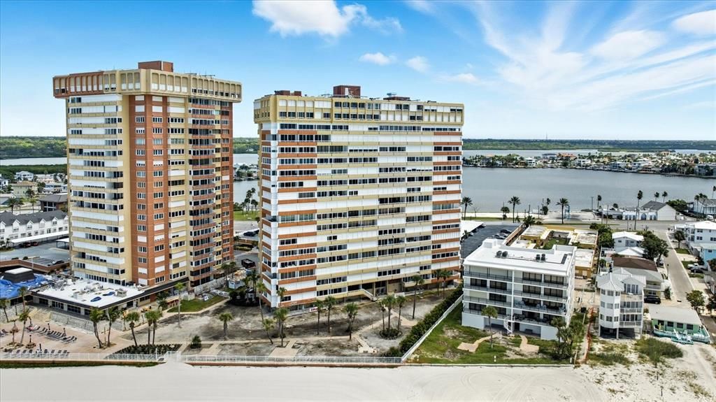 На продажу: $649,900 (2 спален, 2 ванн, 1165 Квадратных фут)