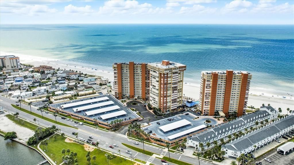 На продажу: $649,900 (2 спален, 2 ванн, 1165 Квадратных фут)