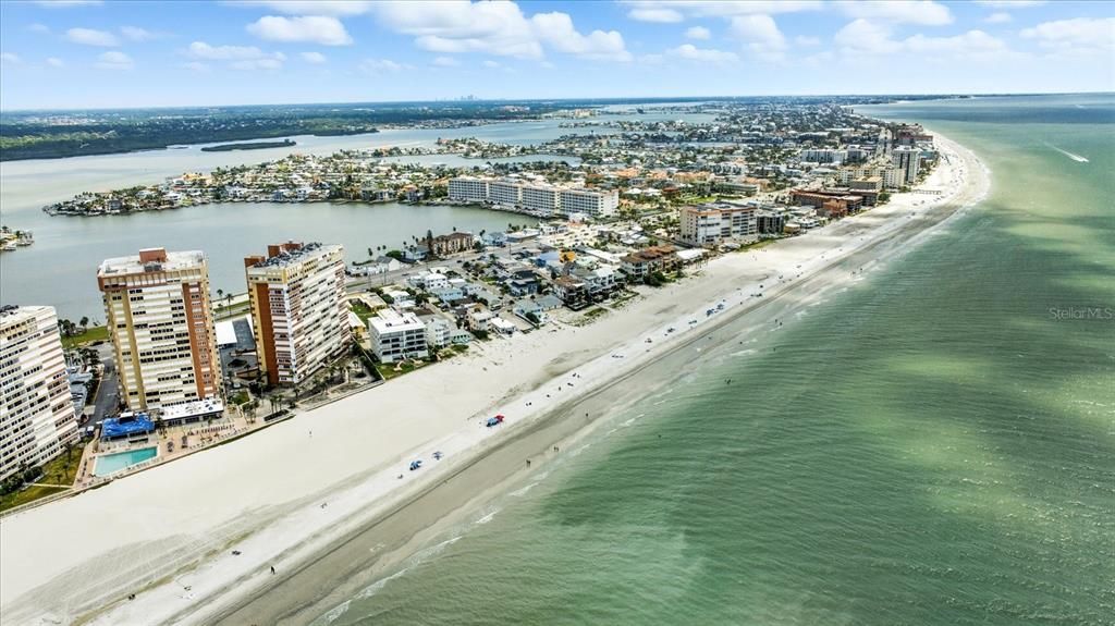 На продажу: $649,900 (2 спален, 2 ванн, 1165 Квадратных фут)