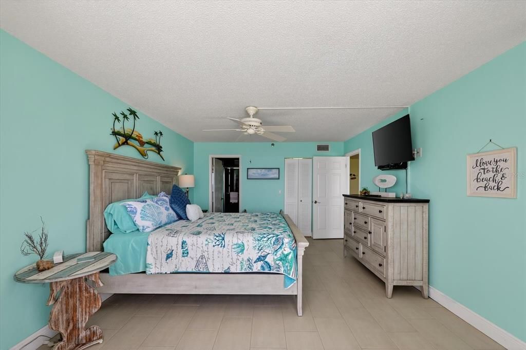 На продажу: $649,900 (2 спален, 2 ванн, 1165 Квадратных фут)