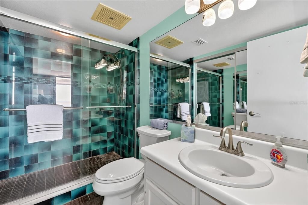 На продажу: $649,900 (2 спален, 2 ванн, 1165 Квадратных фут)