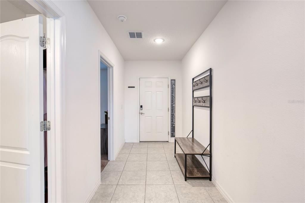 Active With Contract: $470,000 (6 beds, 3 baths, 2739 Square Feet)