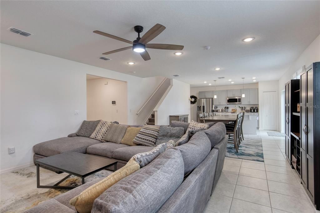 Active With Contract: $470,000 (6 beds, 3 baths, 2739 Square Feet)