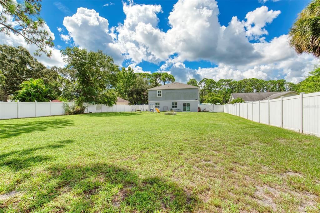 Active With Contract: $470,000 (6 beds, 3 baths, 2739 Square Feet)