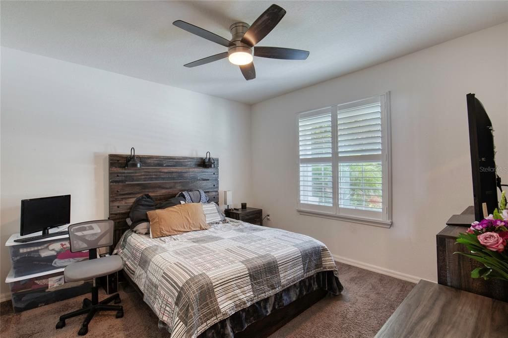 Active With Contract: $470,000 (6 beds, 3 baths, 2739 Square Feet)