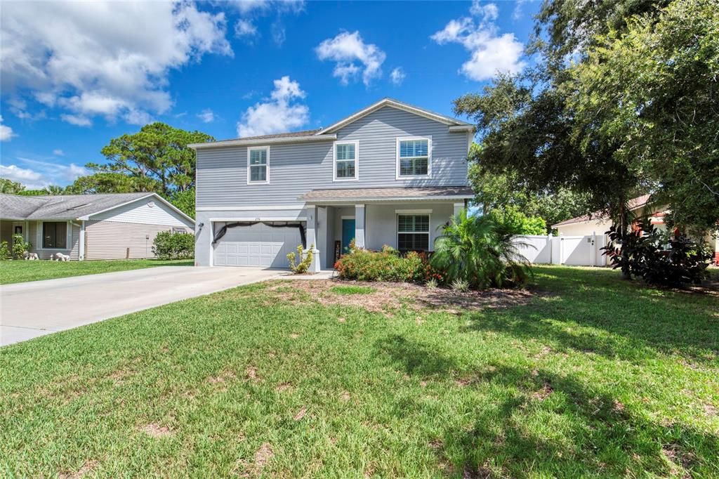 Active With Contract: $470,000 (6 beds, 3 baths, 2739 Square Feet)