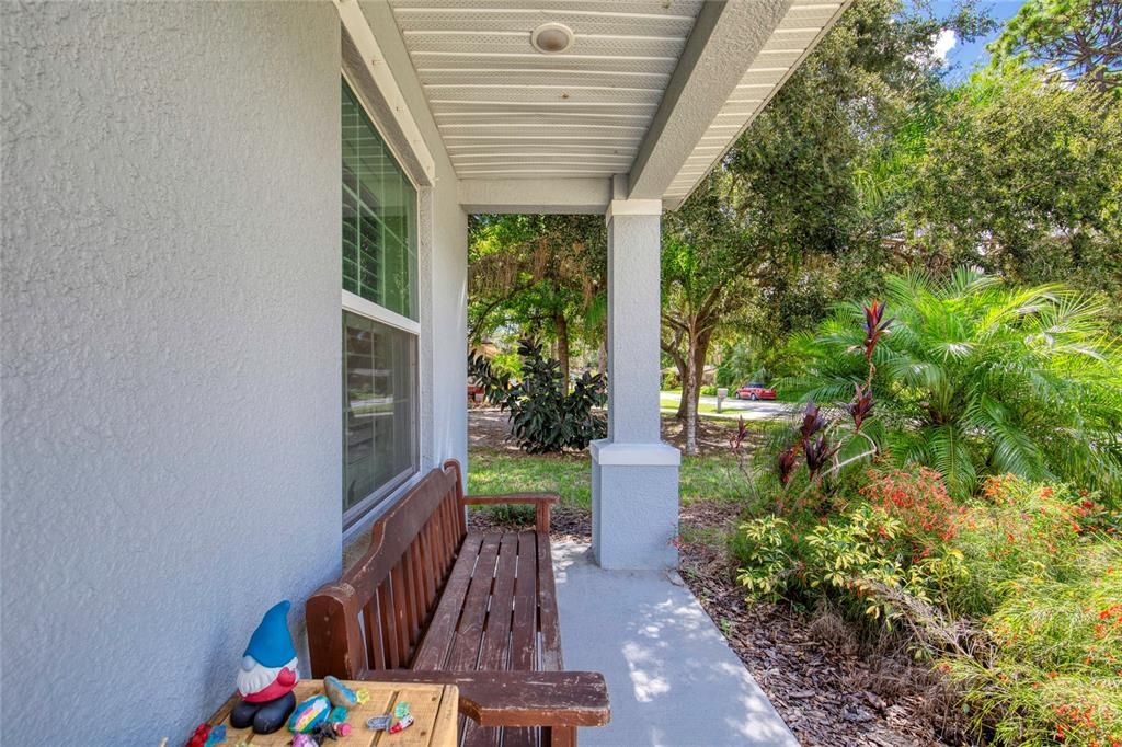 Active With Contract: $470,000 (6 beds, 3 baths, 2739 Square Feet)