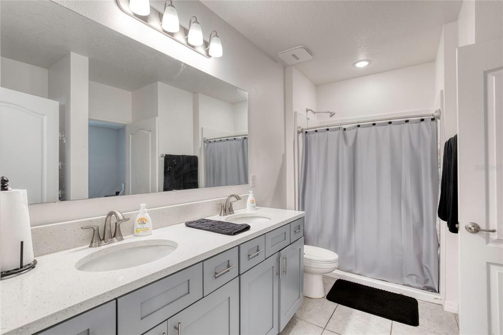 Active With Contract: $470,000 (6 beds, 3 baths, 2739 Square Feet)