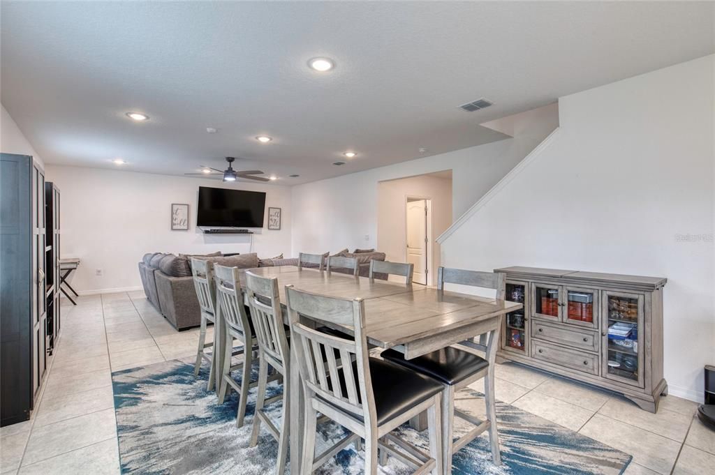 Active With Contract: $470,000 (6 beds, 3 baths, 2739 Square Feet)