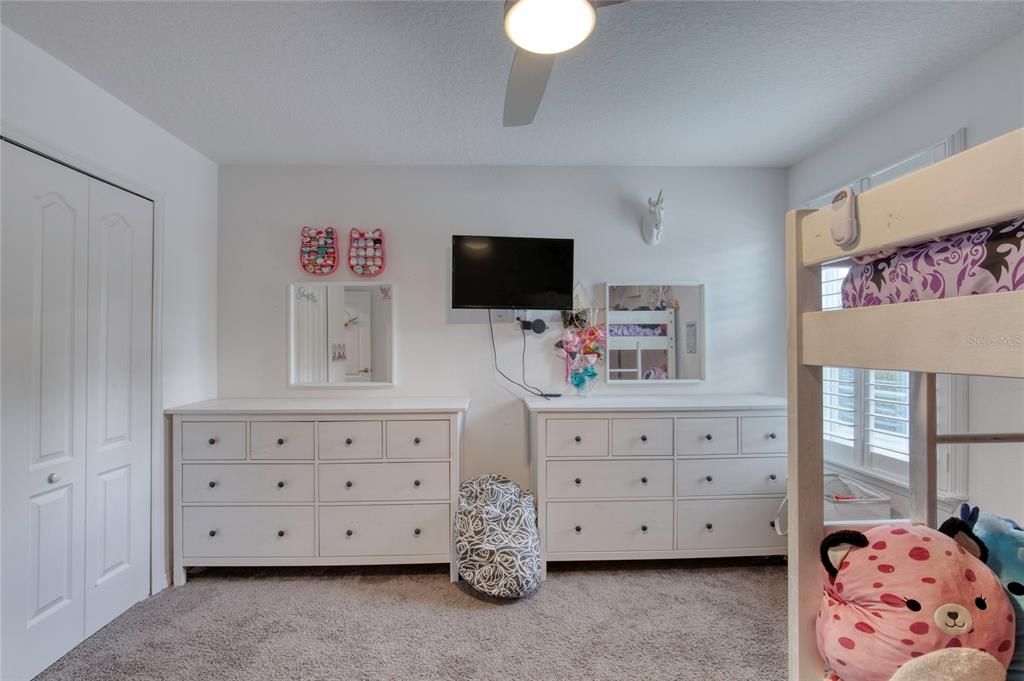 Active With Contract: $470,000 (6 beds, 3 baths, 2739 Square Feet)