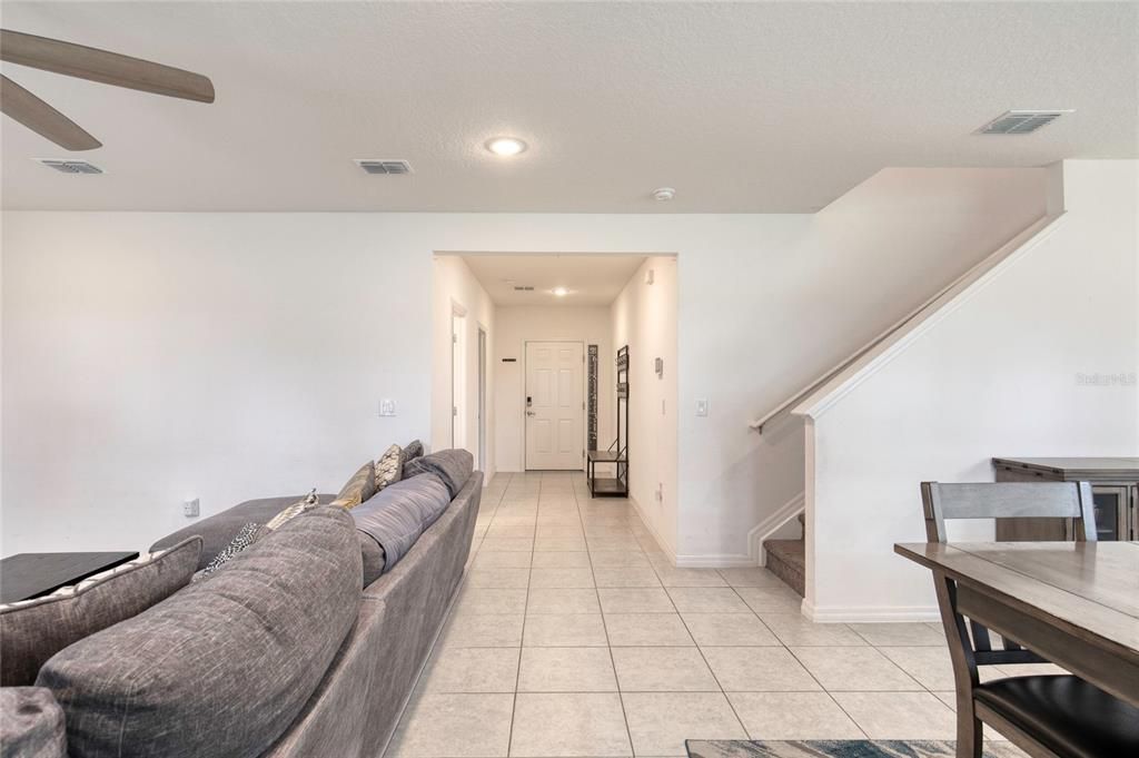 Active With Contract: $470,000 (6 beds, 3 baths, 2739 Square Feet)