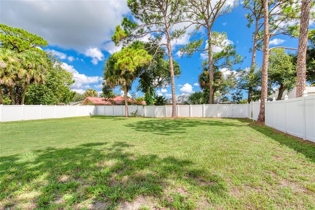 Active With Contract: $470,000 (6 beds, 3 baths, 2739 Square Feet)