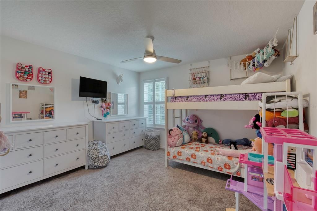 Active With Contract: $470,000 (6 beds, 3 baths, 2739 Square Feet)