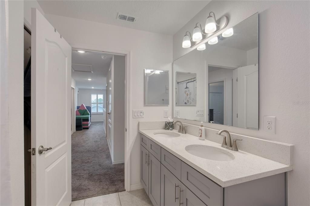 Active With Contract: $470,000 (6 beds, 3 baths, 2739 Square Feet)