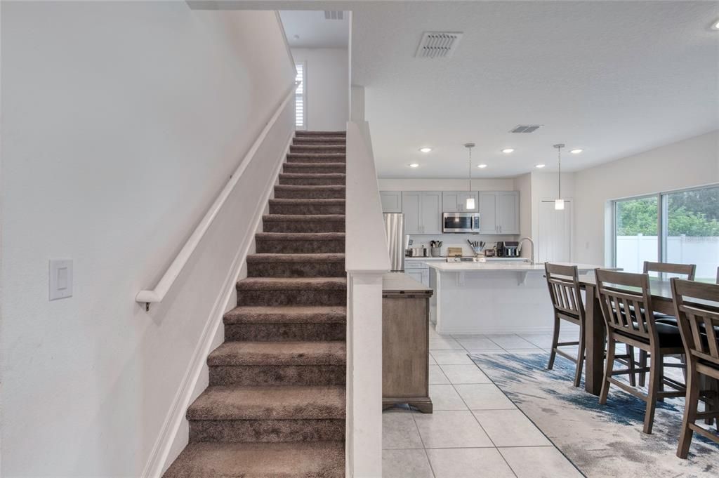 Active With Contract: $470,000 (6 beds, 3 baths, 2739 Square Feet)