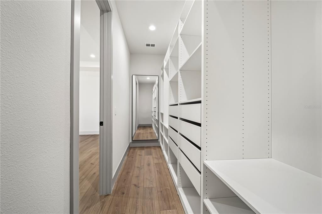 For Rent: $4,100 (4 beds, 3 baths, 2548 Square Feet)