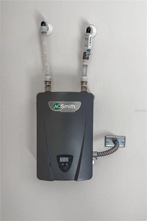 For Rent: $4,100 (4 beds, 3 baths, 2548 Square Feet)