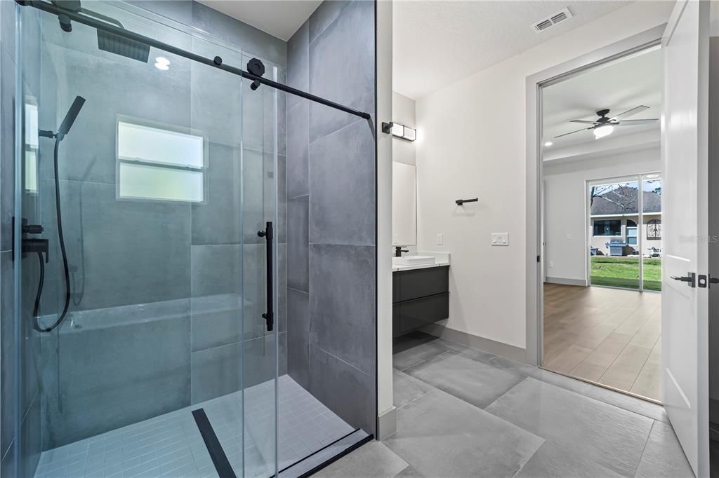 For Rent: $4,100 (4 beds, 3 baths, 2548 Square Feet)