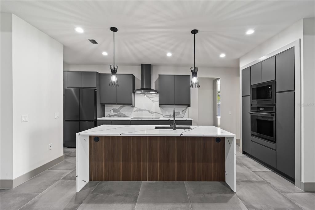 For Rent: $4,100 (4 beds, 3 baths, 2548 Square Feet)