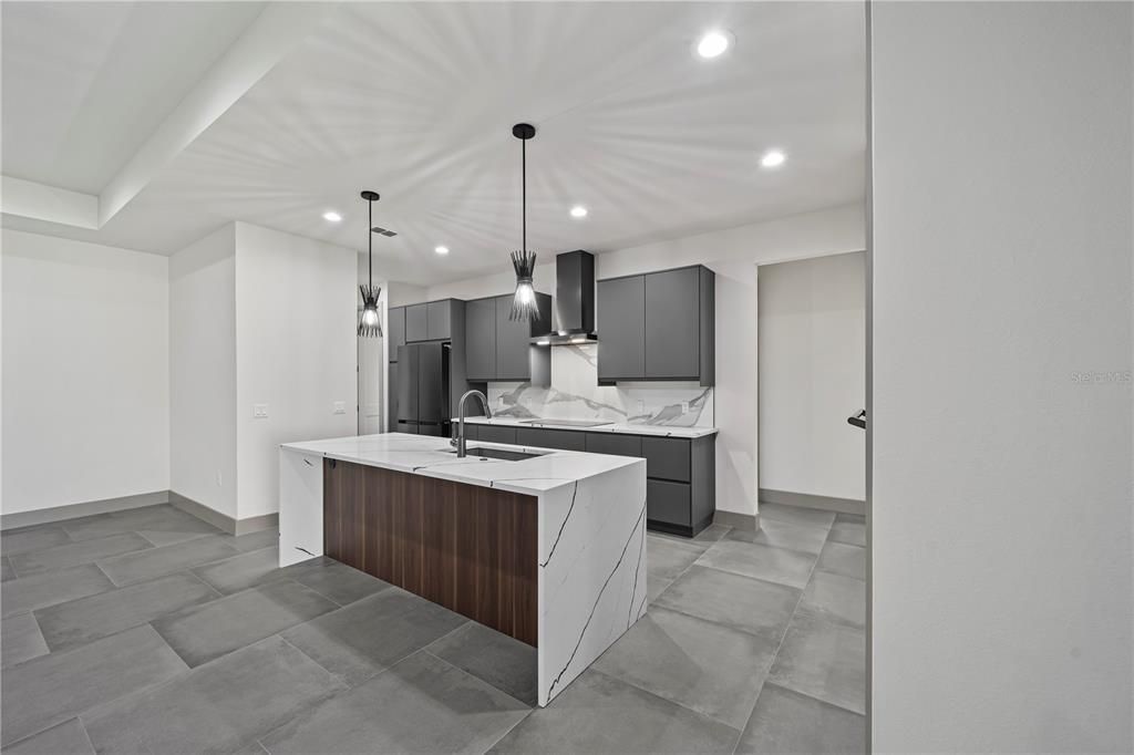 For Rent: $4,100 (4 beds, 3 baths, 2548 Square Feet)