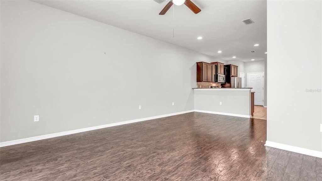 Active With Contract: $2,150 (2 beds, 2 baths, 1588 Square Feet)