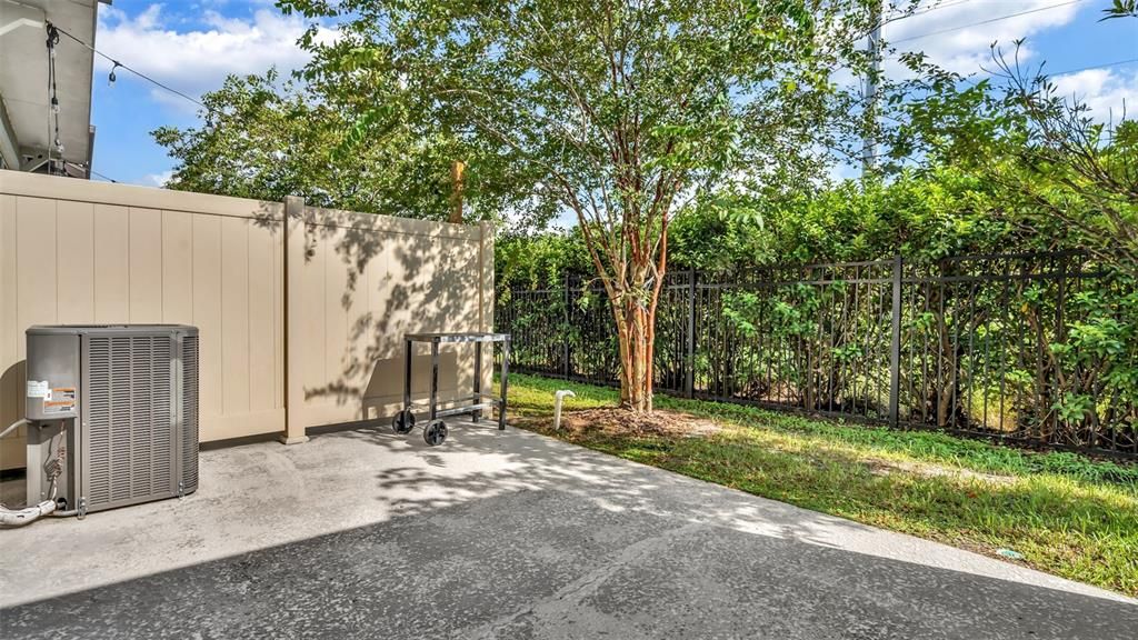 Active With Contract: $2,150 (2 beds, 2 baths, 1588 Square Feet)