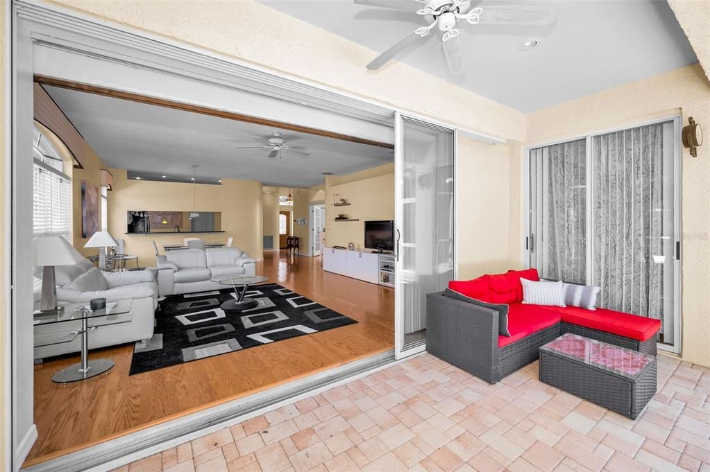 En Venta: $585,000 (3 camas, 2 baños, 1920 Pies cuadrados)