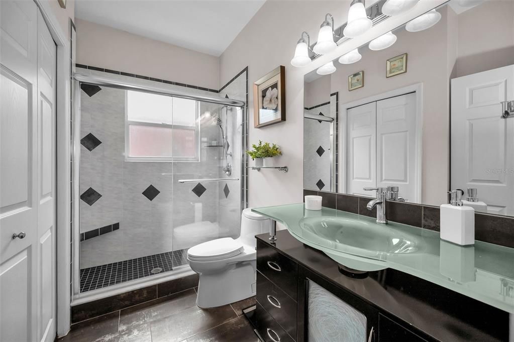 En Venta: $585,000 (3 camas, 2 baños, 1920 Pies cuadrados)