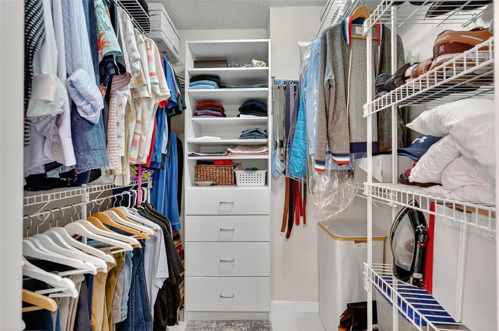 Active With Contract: $199,999 (1 beds, 1 baths, 745 Square Feet)